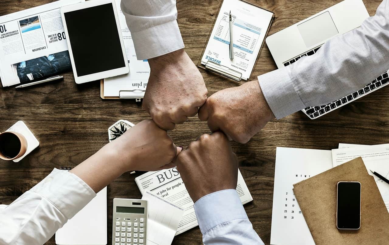 10 Ways to Build Emotional Closeness with Others